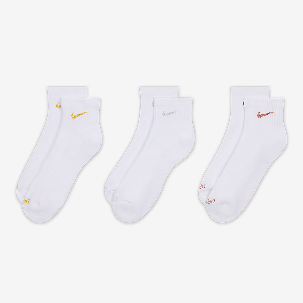 Nike Everyday Plush Cushioned Ankle Socks