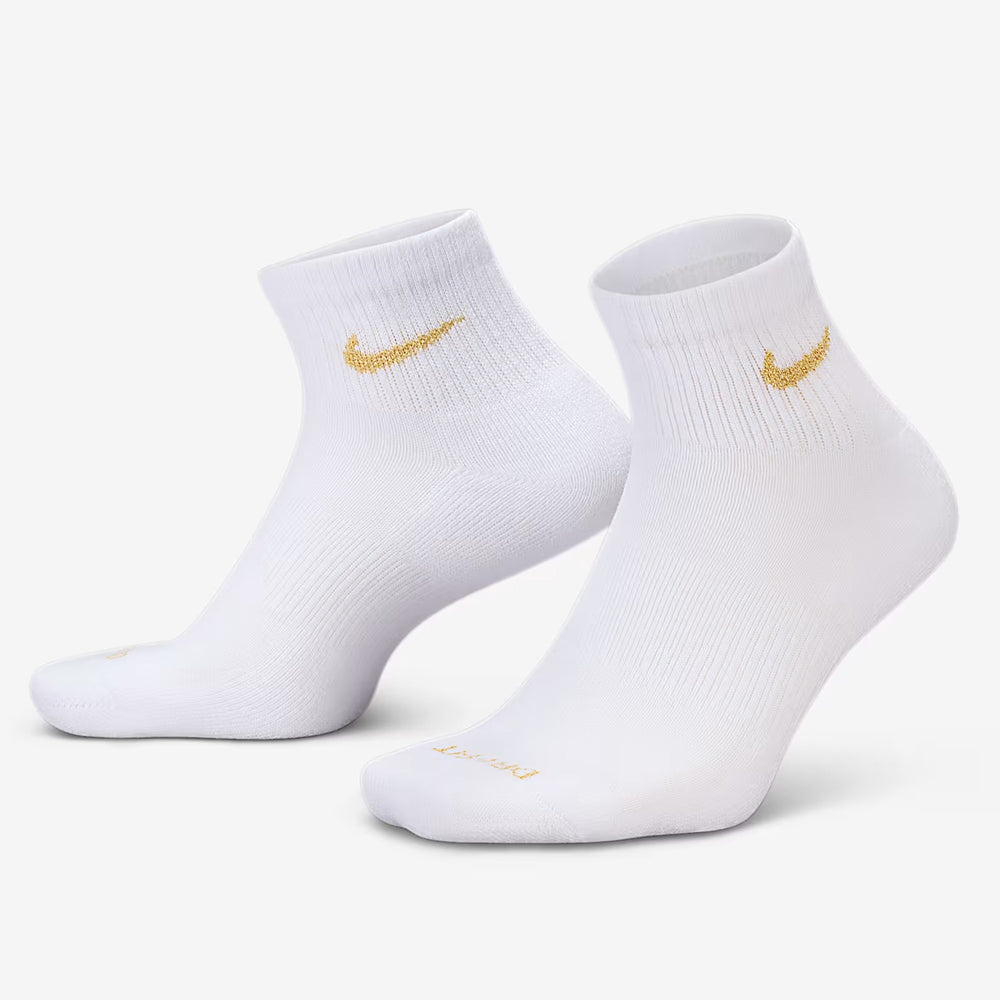 Nike Everyday Plush Cushioned Ankle Socks