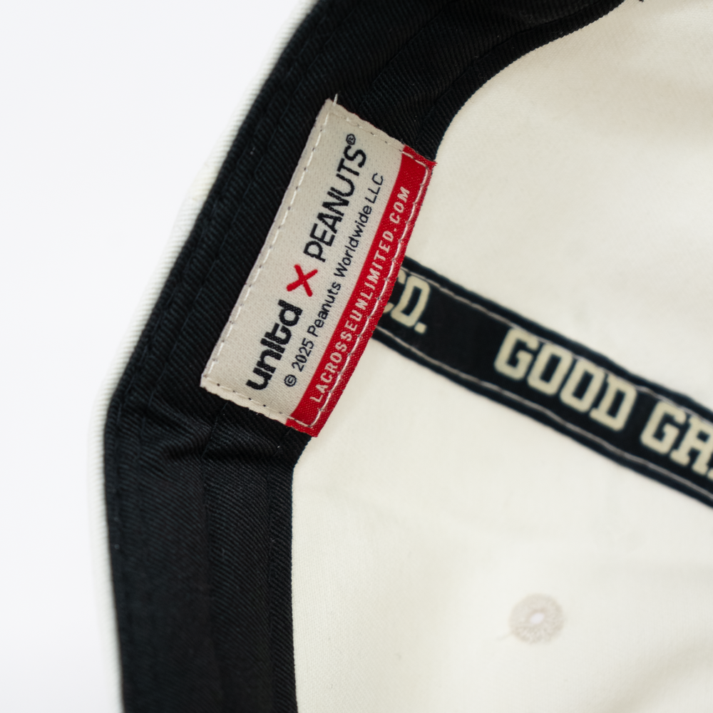 LU X Peanuts Snoopy Trucker Hat